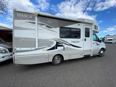 2010 Winnebago Navion photo 8