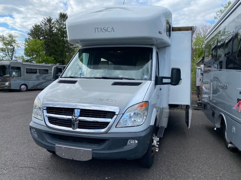 2010 Winnebago Navion exterior