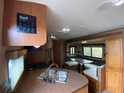 2014 CrossRoads RV Sunset Trail Super Lite photo 10