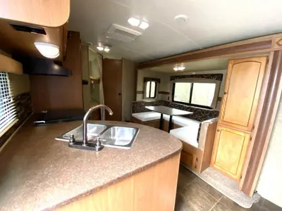 2014 CrossRoads RV Sunset Trail Super Lite photo 11