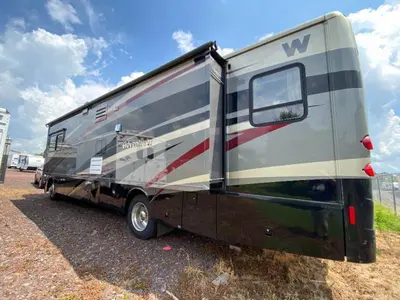 2014 Winnebago Adventurer photo 11