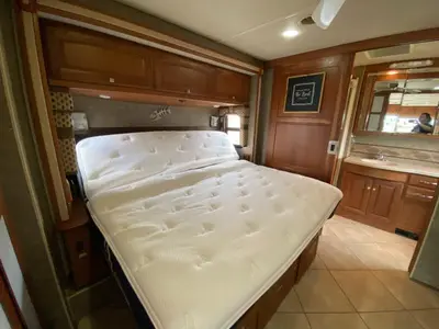 2014 Winnebago Adventurer photo 35
