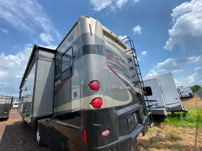 2014 Winnebago Adventurer photo 12