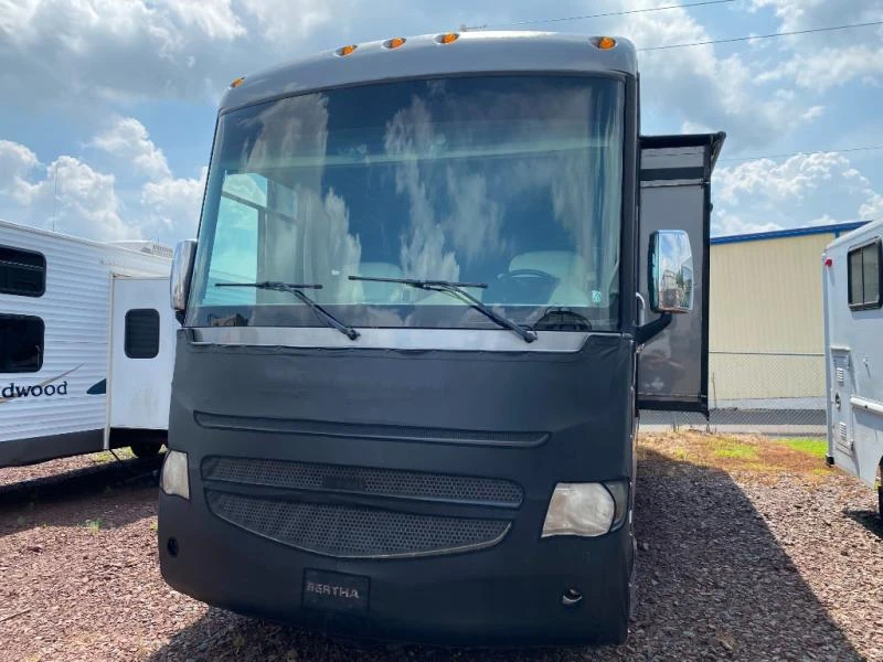 2014 Winnebago Adventurer exterior