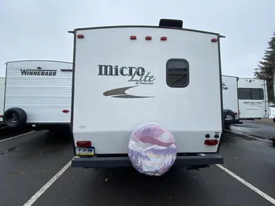 2015 Forest River RV Flagstaff Micro Lite photo 7