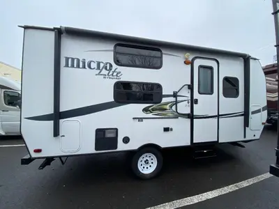 2015 Forest River RV Flagstaff Micro Lite photo 9