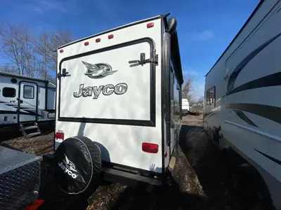 2016 Jayco Jay Feather 7 photo 8
