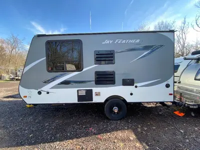 2016 Jayco Jay Feather 7 photo 5