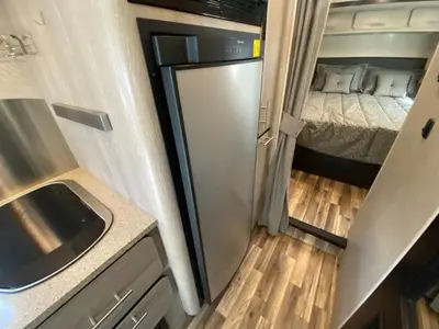 2016 Renegade Villagio photo 25