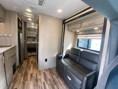 2016 Renegade Villagio photo 12