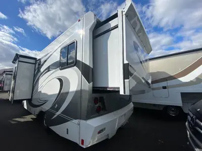 2016 Renegade Villagio photo 6