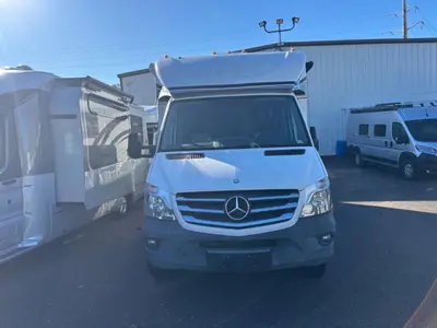 2016 Renegade Villagio photo 2