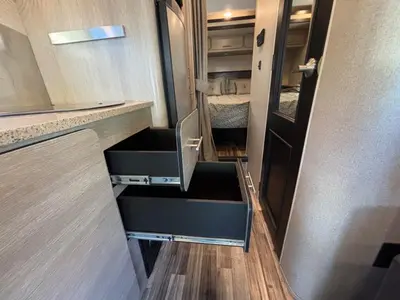 2016 Renegade Villagio photo 24