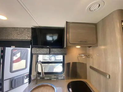 2016 Renegade Villagio photo 22
