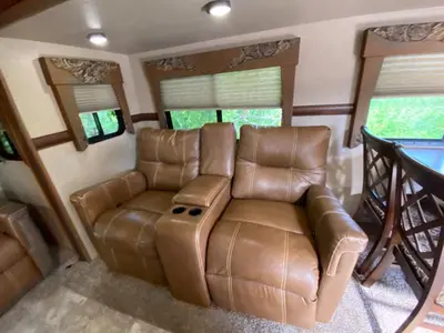 2017 CrossRoads RV Sunset Trail Grand Reserve photo 21