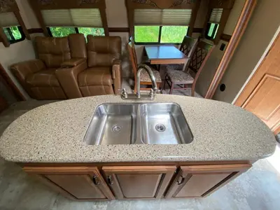2017 CrossRoads RV Sunset Trail Grand Reserve photo 15