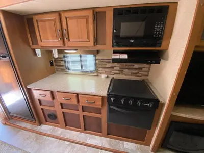 2017 CrossRoads RV Sunset Trail Grand Reserve photo 18