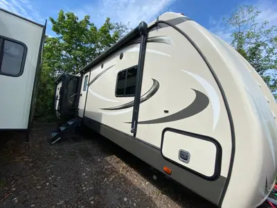 2017 CrossRoads RV Sunset Trail Grand Reserve photo 2