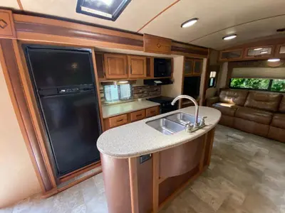 2017 CrossRoads RV Sunset Trail Grand Reserve photo 11