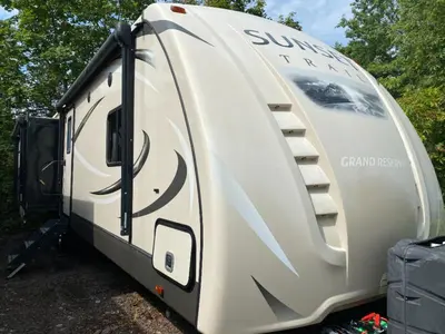 Used 2017 CrossRoads RV Sunset Trail Grand Reserve ST33RL
