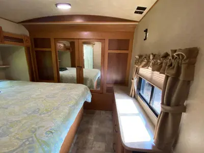 2017 CrossRoads RV Sunset Trail Grand Reserve photo 38