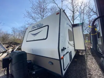 2017 Forest River RV Flagstaff Micro Lite photo 4
