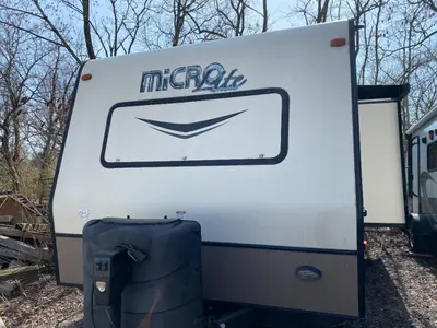 Used 2017 Forest River RV Flagstaff Micro Lite 25DKS