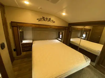 2017 Keystone RV Cougar photo 43