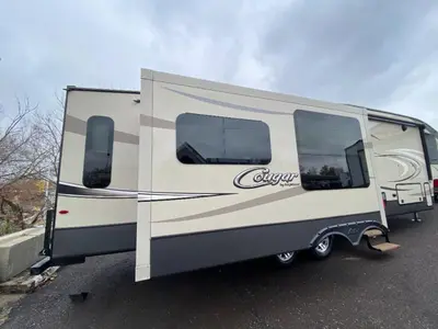 2017 Keystone RV Cougar photo 9