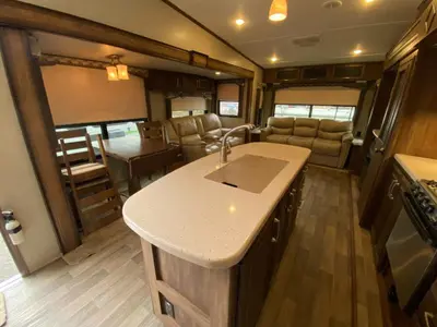2017 Keystone RV Cougar photo 28