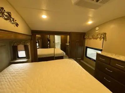 2017 Keystone RV Cougar photo 42