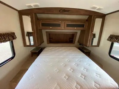2017 Keystone RV Cougar X-Lite photo 25