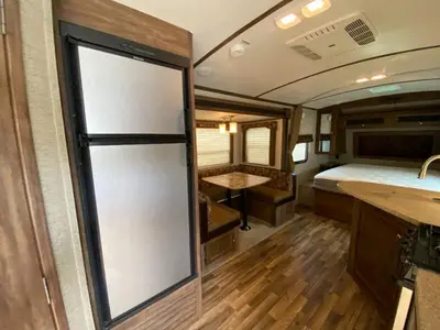 2017 Keystone RV Cougar X-Lite photo 14