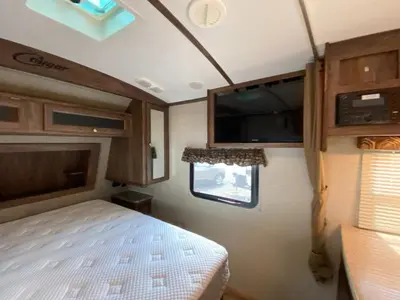 2017 Keystone RV Cougar X-Lite photo 26