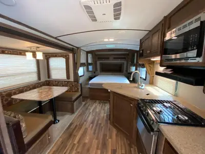 2017 Keystone RV Cougar X-Lite photo 15