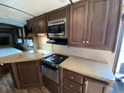 2017 Keystone RV Cougar X-Lite photo 16