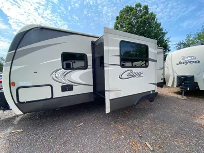 2017 Keystone RV Cougar X-Lite photo 6