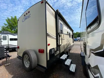 2017 Keystone RV Cougar X-Lite photo 10