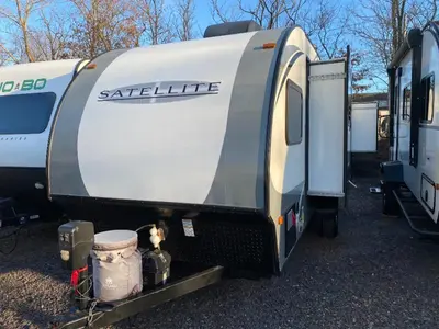 Used 2017 Starcraft Satellite 17RB