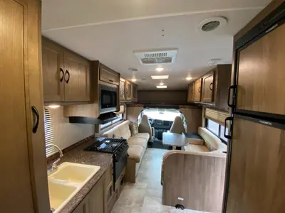 2018 Coachmen RV Freelander photo 37