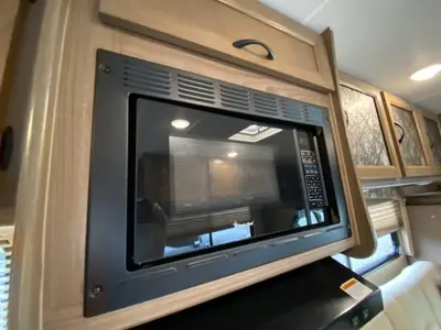 2018 Coachmen RV Freelander photo 22