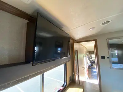 2018 Forest River RV Cedar Creek Hathaway Edition photo 32