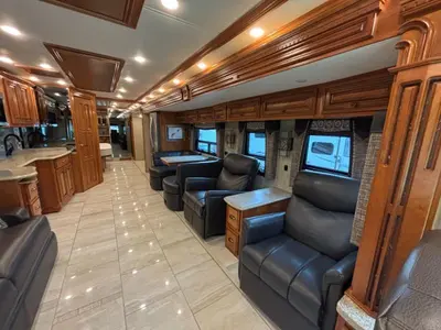 2018 Newmar Dutch Star photo 28