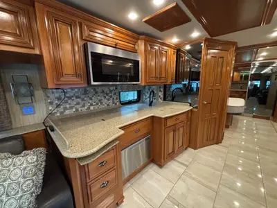 2018 Newmar Dutch Star photo 31
