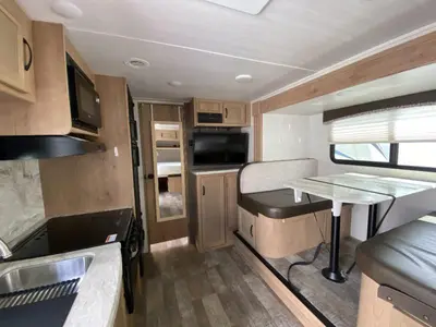 2018 Winnebago Industries Towables Micro Minnie photo 14