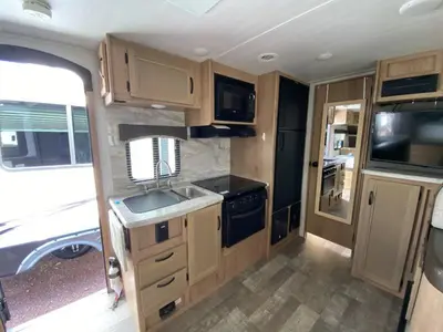 2018 Winnebago Industries Towables Micro Minnie photo 16