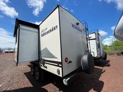 2018 Winnebago Industries Towables Micro Minnie photo 7