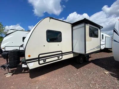 2018 Winnebago Industries Towables Micro Minnie photo 5