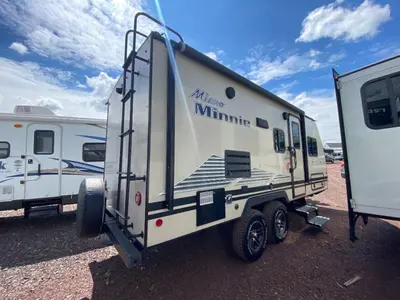 2018 Winnebago Industries Towables Micro Minnie photo 9