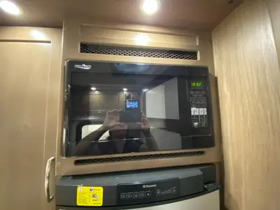 2019 Pleasure-Way Plateau XLMB photo 17